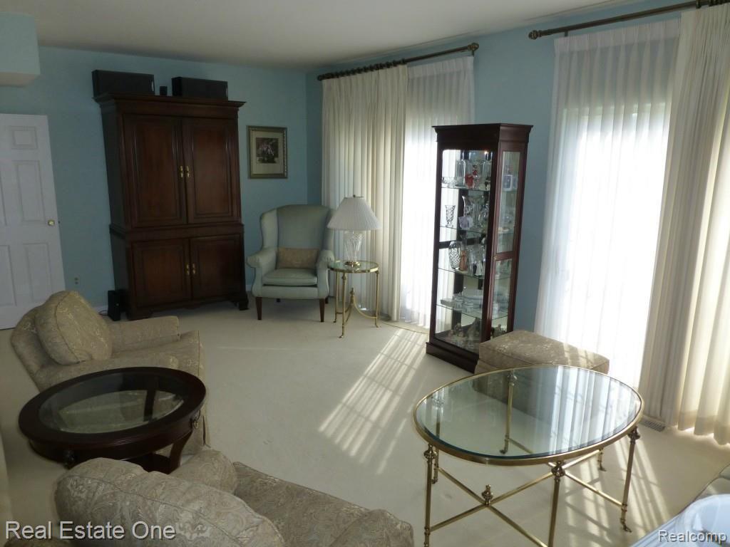 1425 Lantern Lane, Unit 34 Rochester, MI 48306 - Photo 12 of 27 Living Room 3.jpg