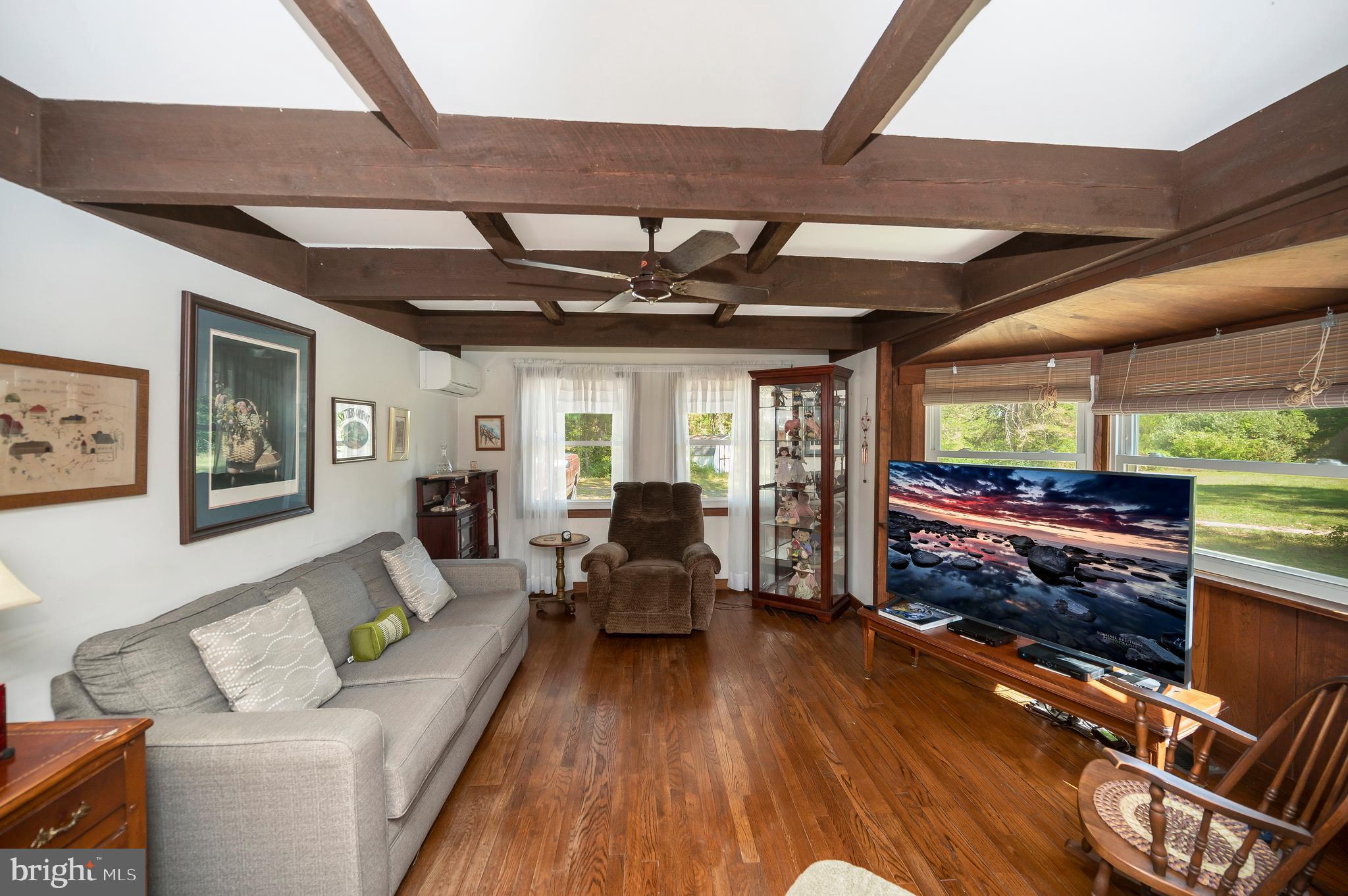 31934 Indiantown Road Locust Grove, VA 22508 - Photo 14 of 60 Rustic Living room