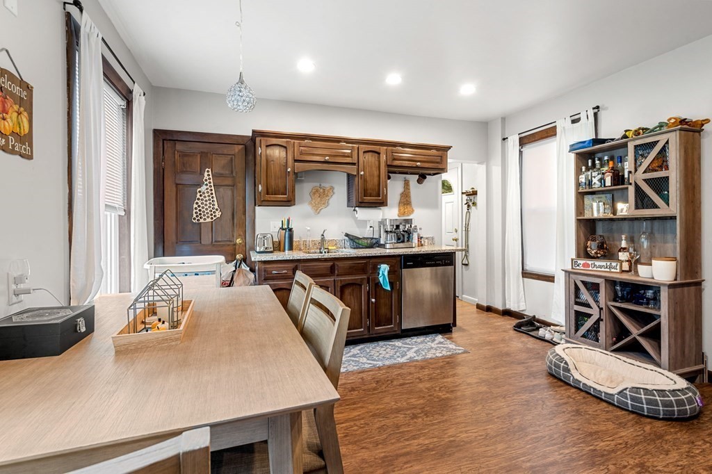 189 Maple Street Danvers, MA 01923 - Photo 6 of 20 Gallery Image 6