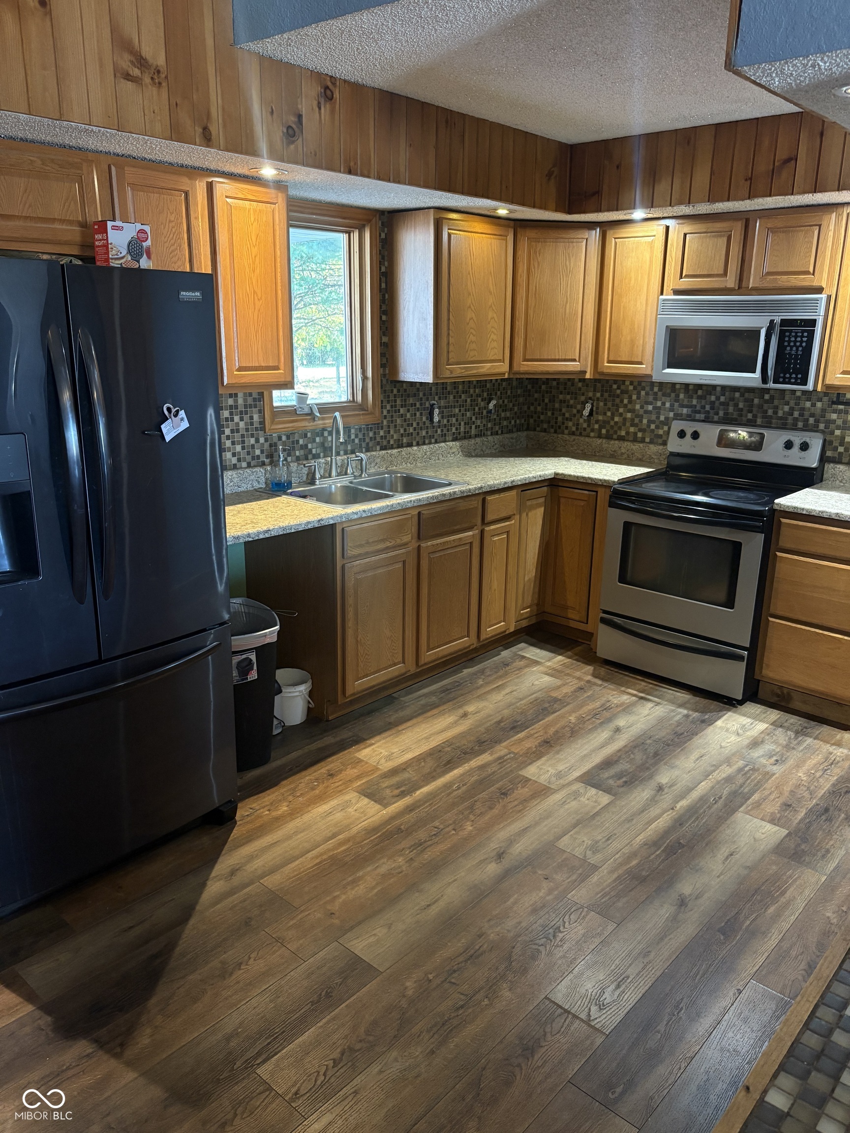 908 South Division Street Cayuga, IN 47928 - Photo 17 of 24