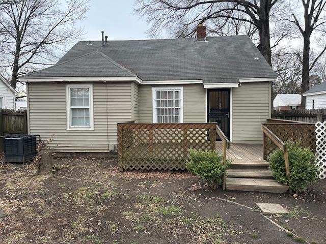 842 South Graham Street Memphis, TN 38111 - Photo 14 of 14 a front view of a house with a garage