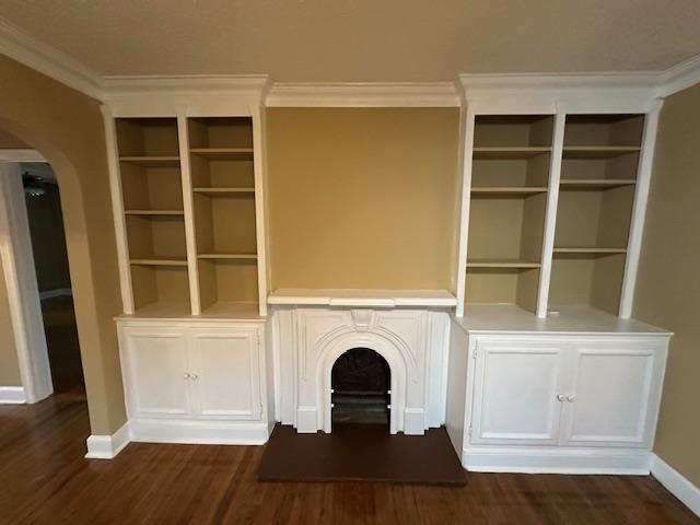 842 South Graham Street Memphis, TN 38111 - Photo 4 of 14 a living room with a fireplace and a window
