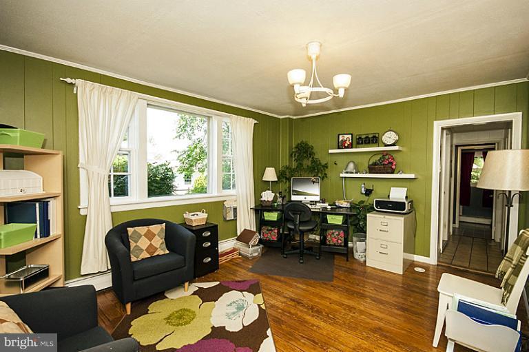 829 Wesley Road Finksburg, MD 21048 - Photo 22 of 30 Living Room