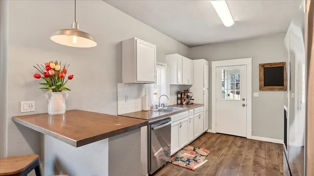 $365,900 | 2009 West Carlisle Avenue, Spokane, WA 99205