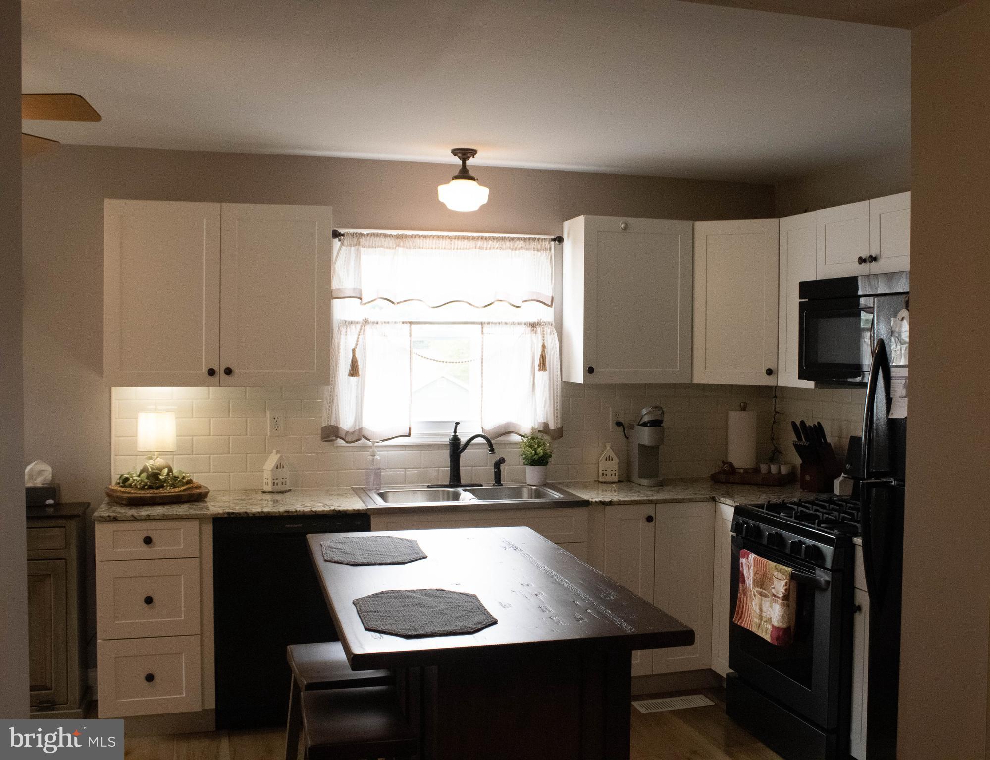 2805 Oakland Road Dover, PA 17315 - Photo 3 of 20 Gallery Image 3