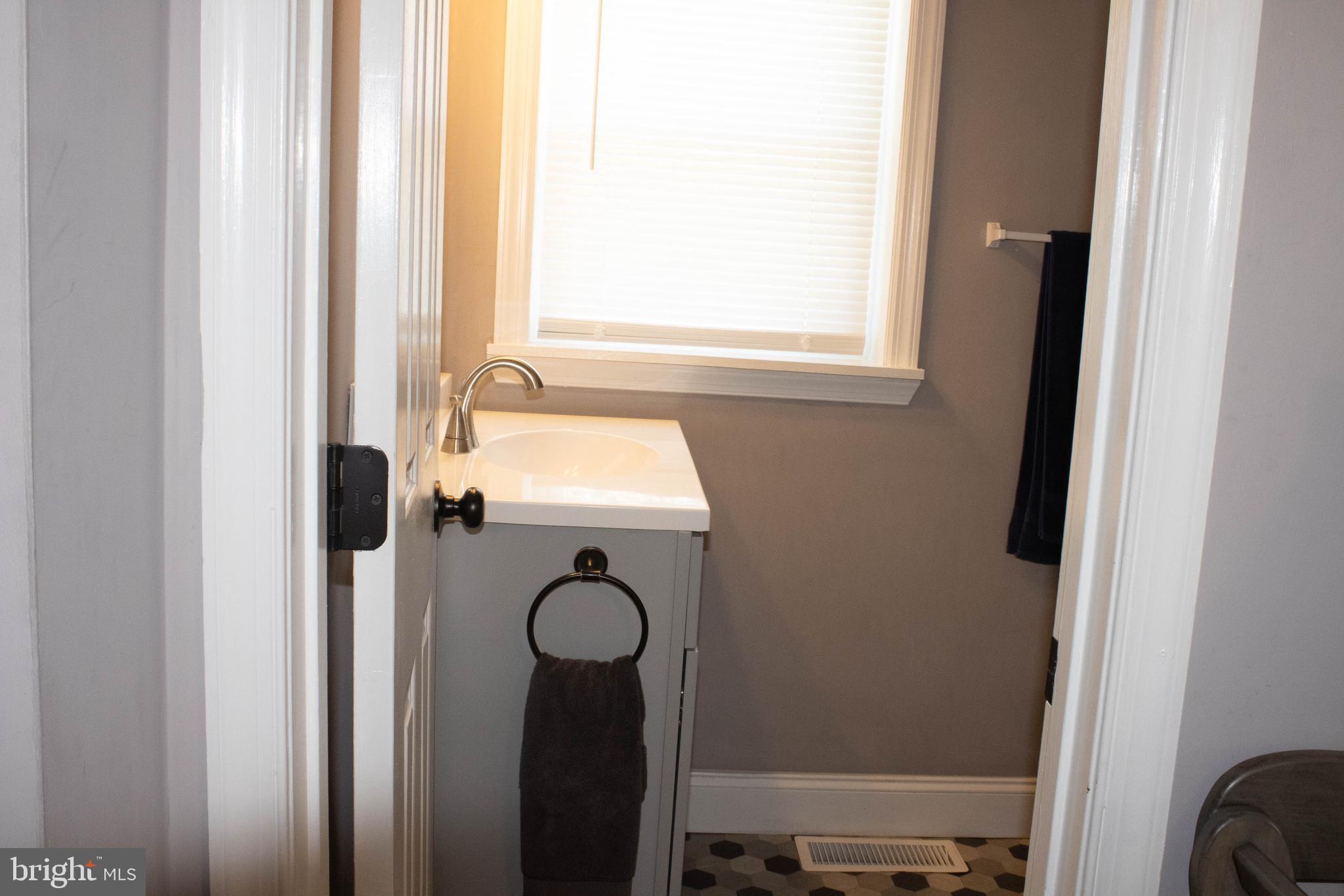 2805 Oakland Road Dover, PA 17315 - Photo 7 of 20 Gallery Image 7
