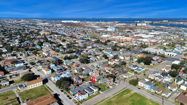 $1,200 | 1213 28th Street, Galveston, TX 77550