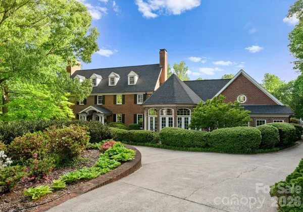 $1,699,000 | 240 21st Ave Drive Northwest, Hickory, NC 28601
