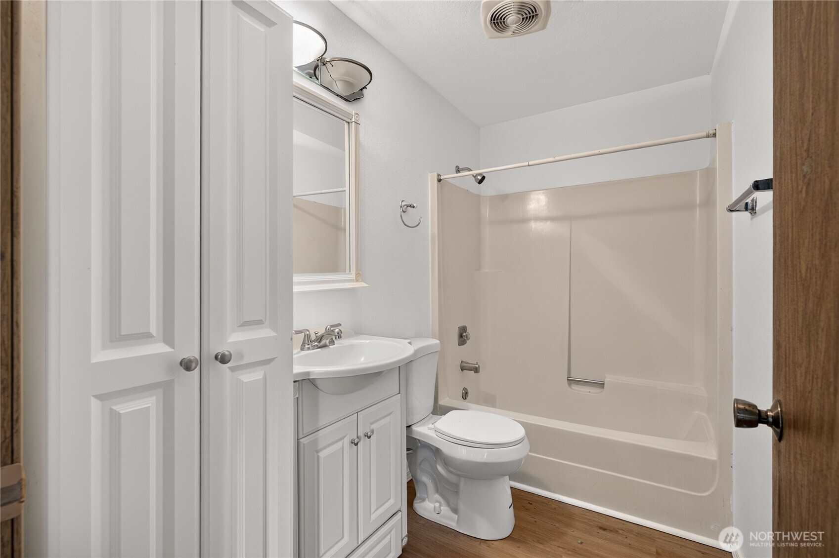 475 Houser Way South, Unit A & B Renton, WA 98057 - Photo 14 of 19 Gallery Image 14