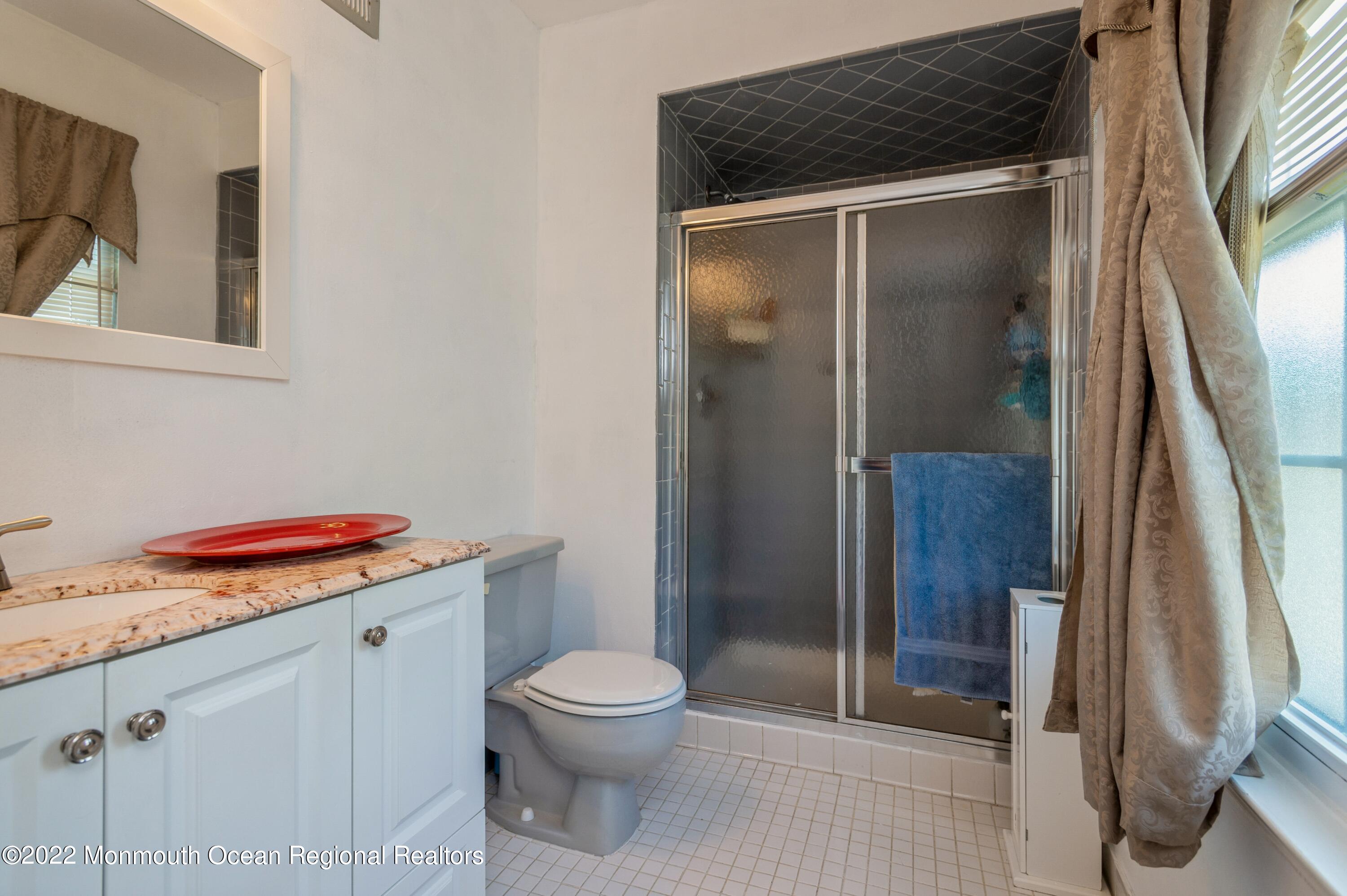 9 Remsen Drive Howell, NJ 07731 - Photo 16 of 23 16_9RemsenDr_13_PrimaryBathroom_HiRes