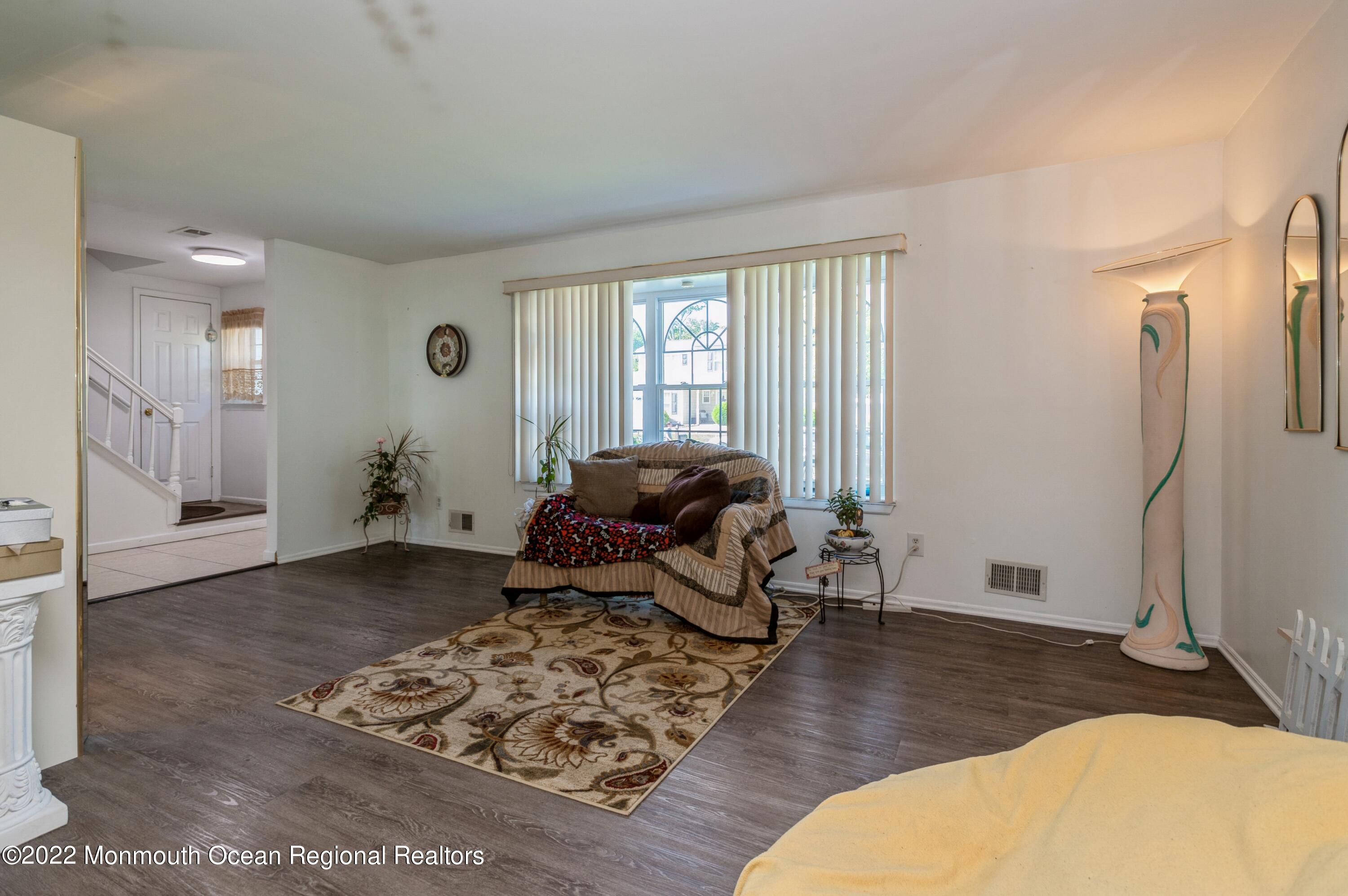 9 Remsen Drive Howell, NJ 07731 - Photo 5 of 23 05_9RemsenDr_165_LivingRoom_HiRes