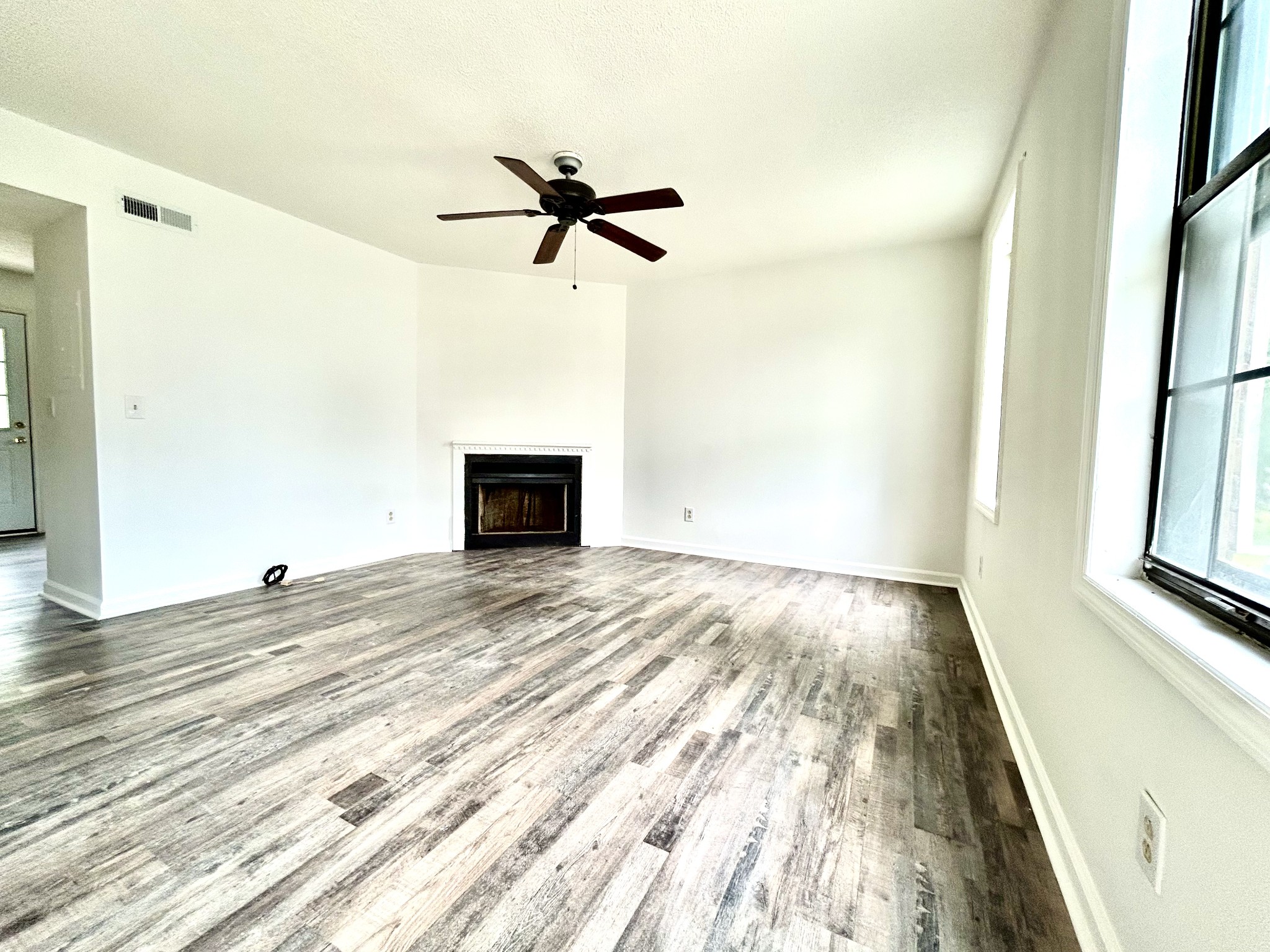 114 Bakertown Road Antioch, TN 37013 - Photo 4 of 27 Gallery Image 4