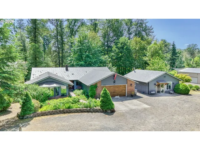 $989,000 | 23739 Southeast Bonnie Lure Drive, Eagle Creek, OR 97022