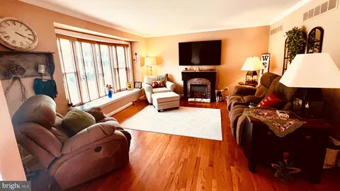 $410,000 | 7 Chapel Crest, Wilmington, DE 19810