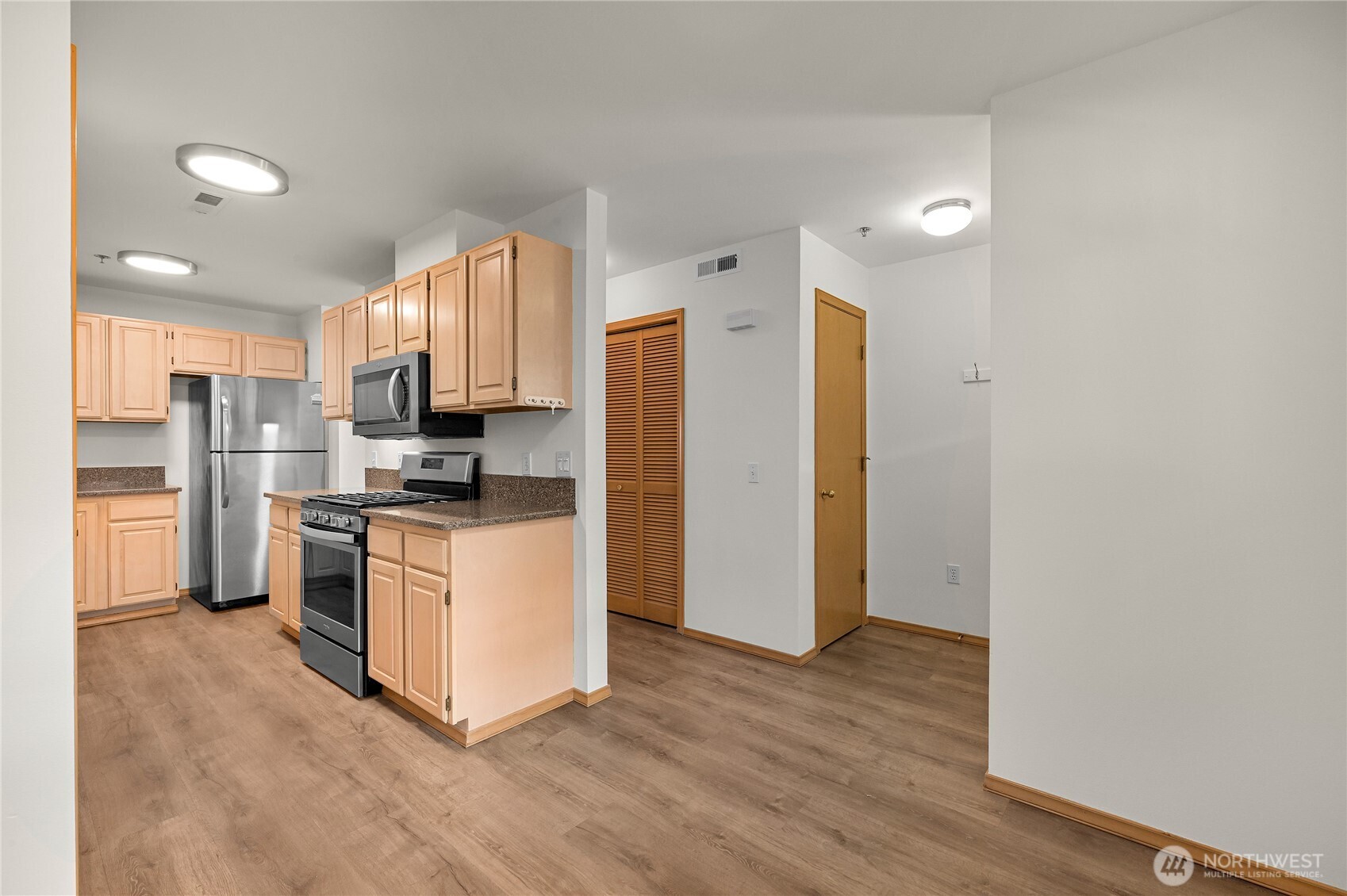 705 North State Street, Unit 301 Bellingham, WA 98225 - Photo 19 of 31