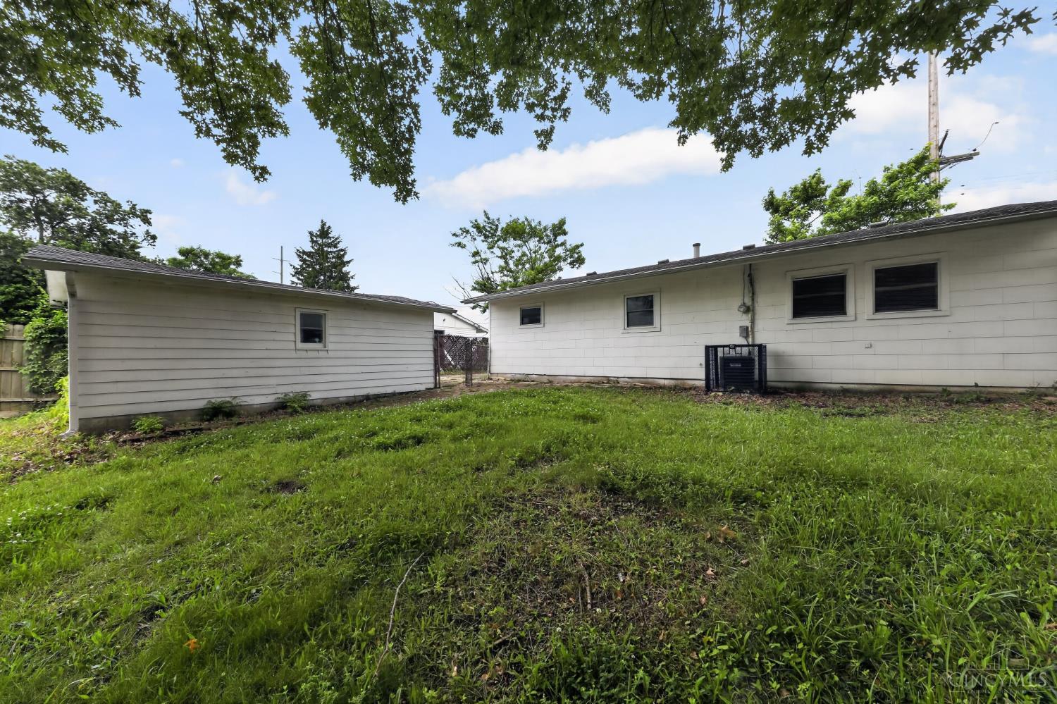 9570 Pippin Road Cincinnati, OH 45231 - Photo 6 of 30