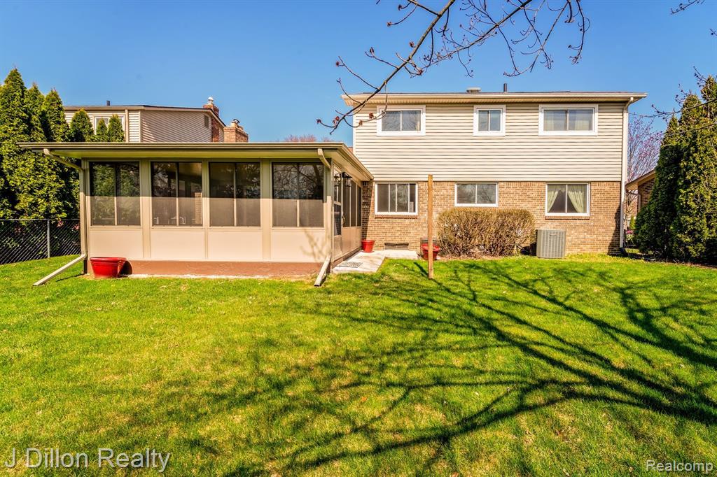 42807 Saxony Road Canton, MI 48187 - Photo 16 of 55