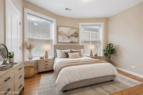 $995,000 | 4522 South Calumet Avenue, Chicago, IL 60653