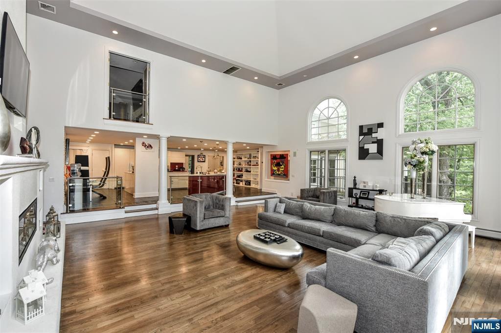 24 Wildwood Road Saddle River, NJ 07458 - Photo 13 of 27