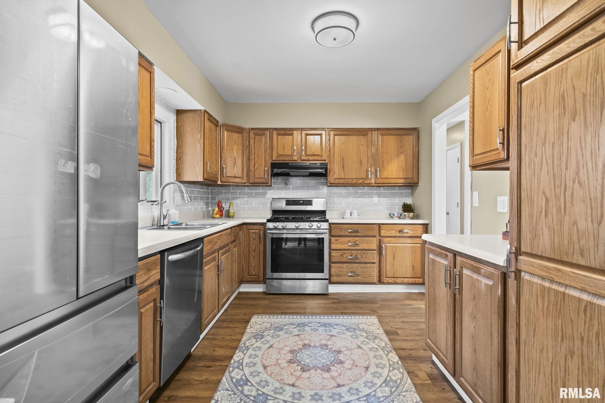 49 Bellerive Road Springfield, IL 62704 - Photo 11 of 41