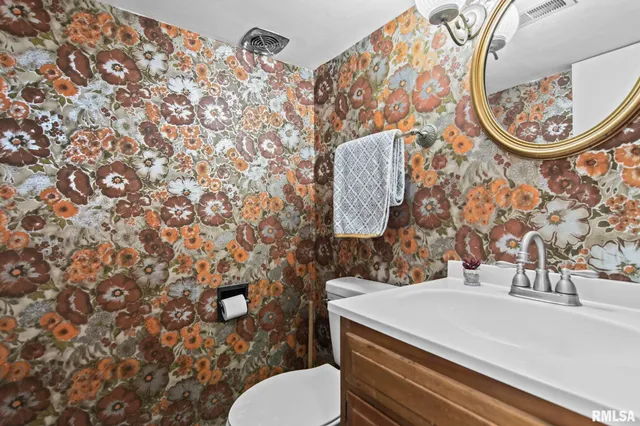 $270,000 | 49 Bellerive Road, Springfield, IL 62704