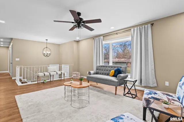 $270,000 | 49 Bellerive Road, Springfield, IL 62704