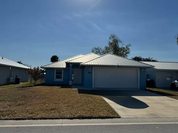 $270,000 | 5102 Southeast 43rd Trace, Okeechobee, FL 34974