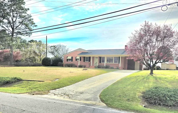 $259,900 | 401 North Lincoln Street, Benson, NC 27504