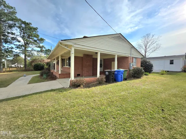 $259,900 | 401 North Lincoln Street, Benson, NC 27504