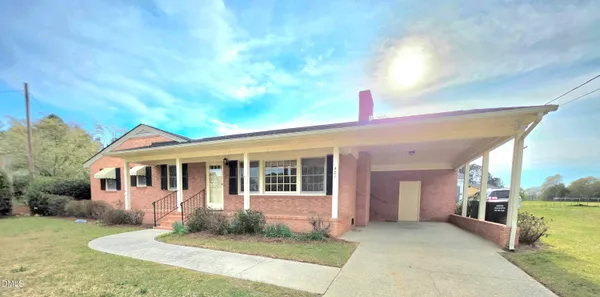 $259,900 | 401 North Lincoln Street, Benson, NC 27504