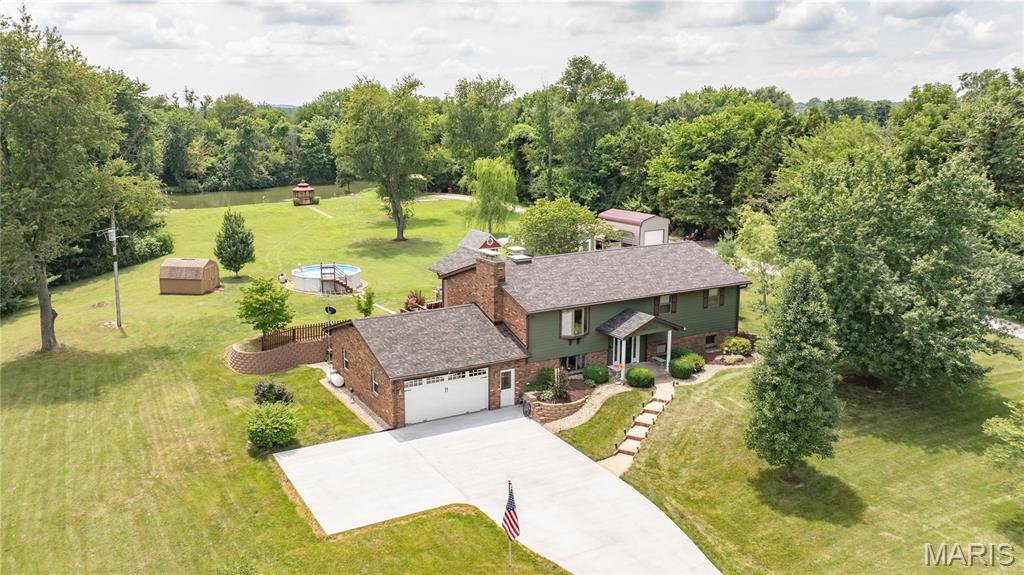 26195 Airport Road Dow, IL 62022 - Photo 1 of 89