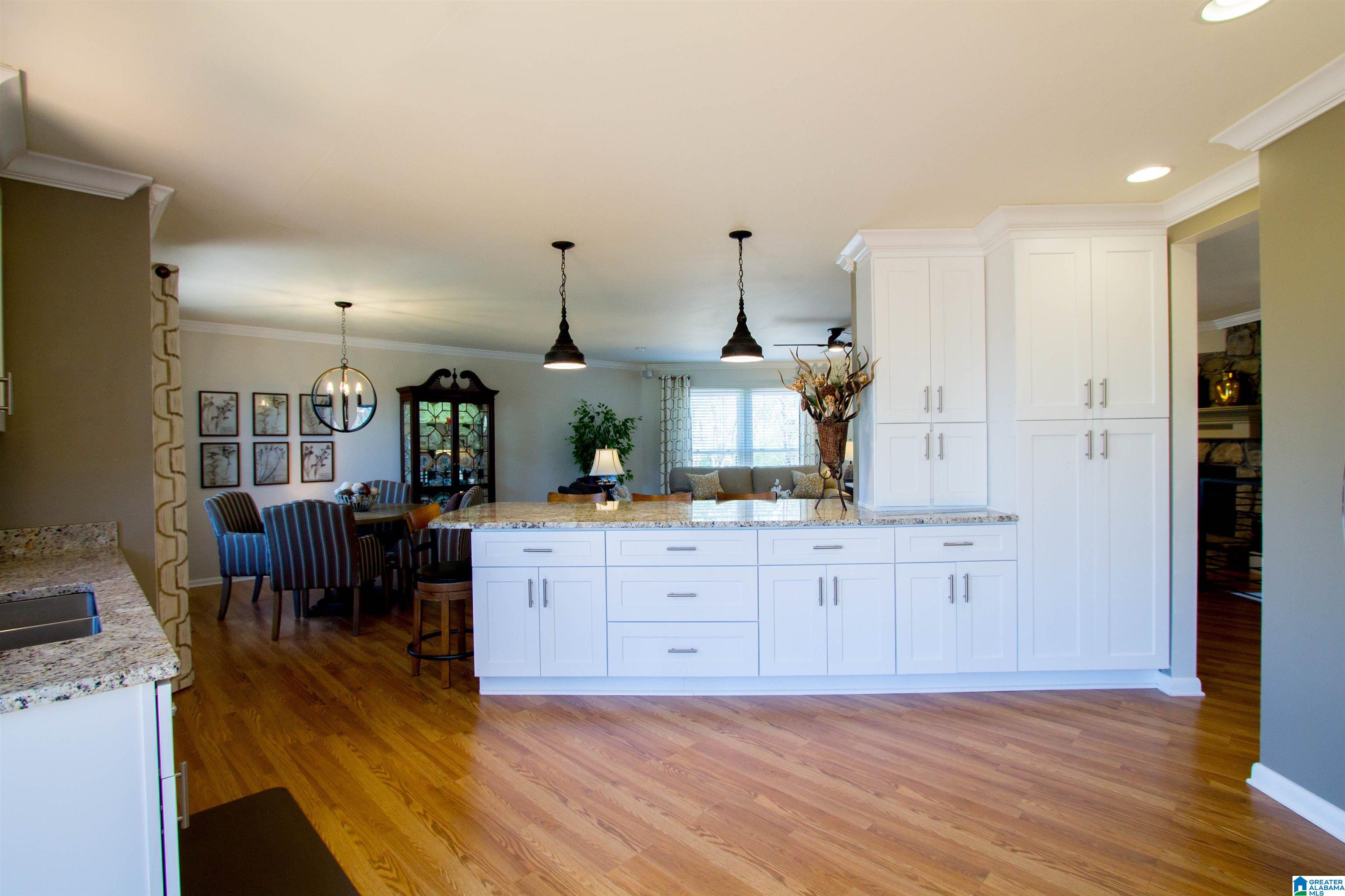 3902 South Shades Crest Road Birmingham, AL 35244 - Photo 10 of 20