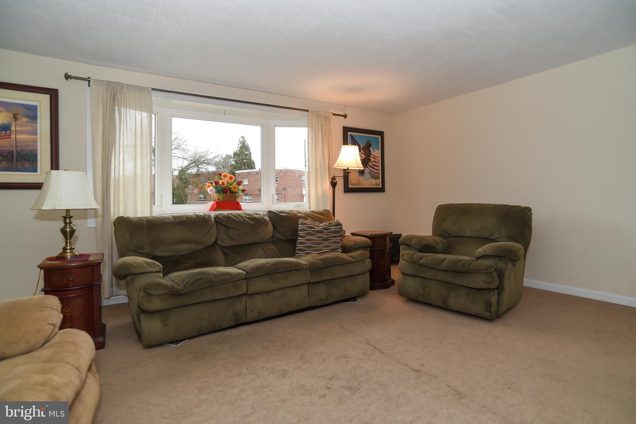 130 Hickory Hill Road Philadelphia, PA 19154 - Photo 3 of 39 Gallery Image 3