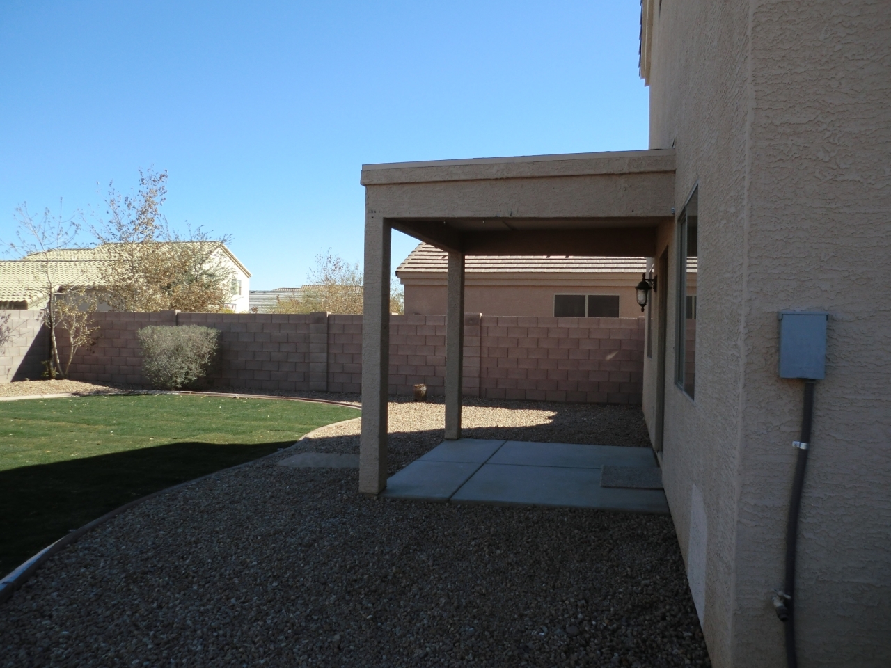 2514 West Tanner Ranch Road San Tan Valley, AZ 85144 - Photo 16 of 20 Covered patio