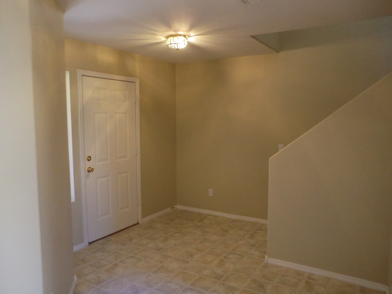2514 West Tanner Ranch Road San Tan Valley, AZ 85144 - Photo 3 of 20 Entry foyer