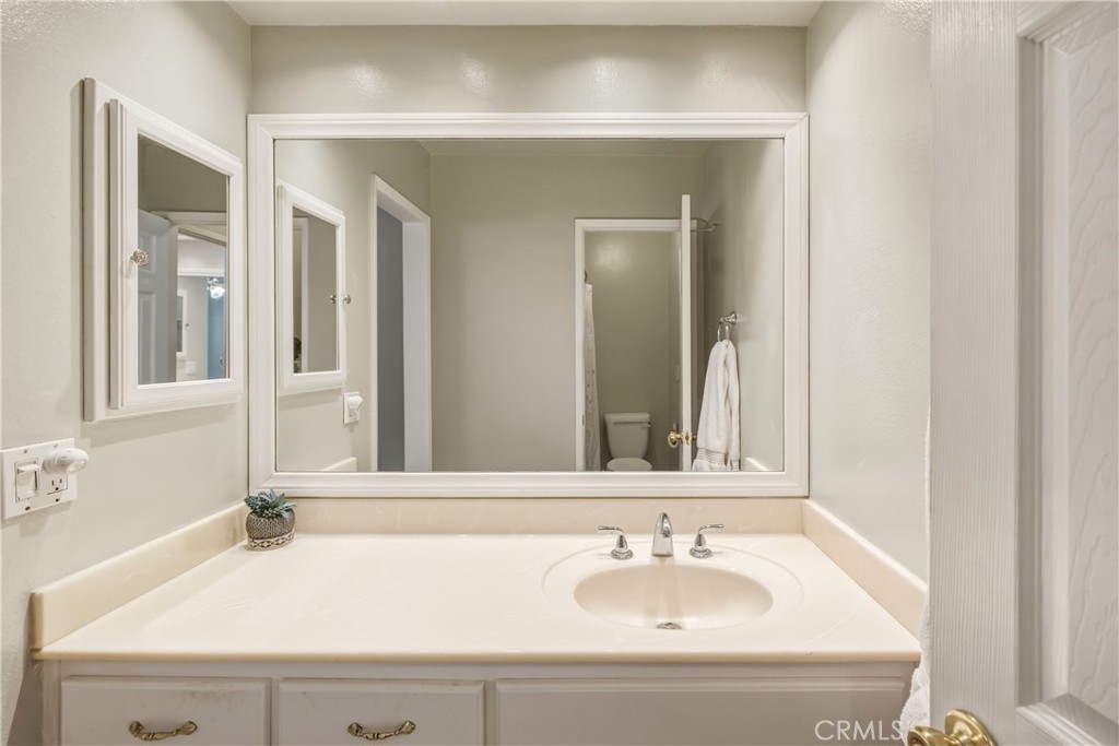 2615 Ruhland Avenue, Unit 15 Redondo Beach, CA 90278 - Photo 31 of 44