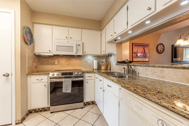 $167,500 | 18800 Egret Bay Boulevard, Unit 1405, Webster, TX 77058