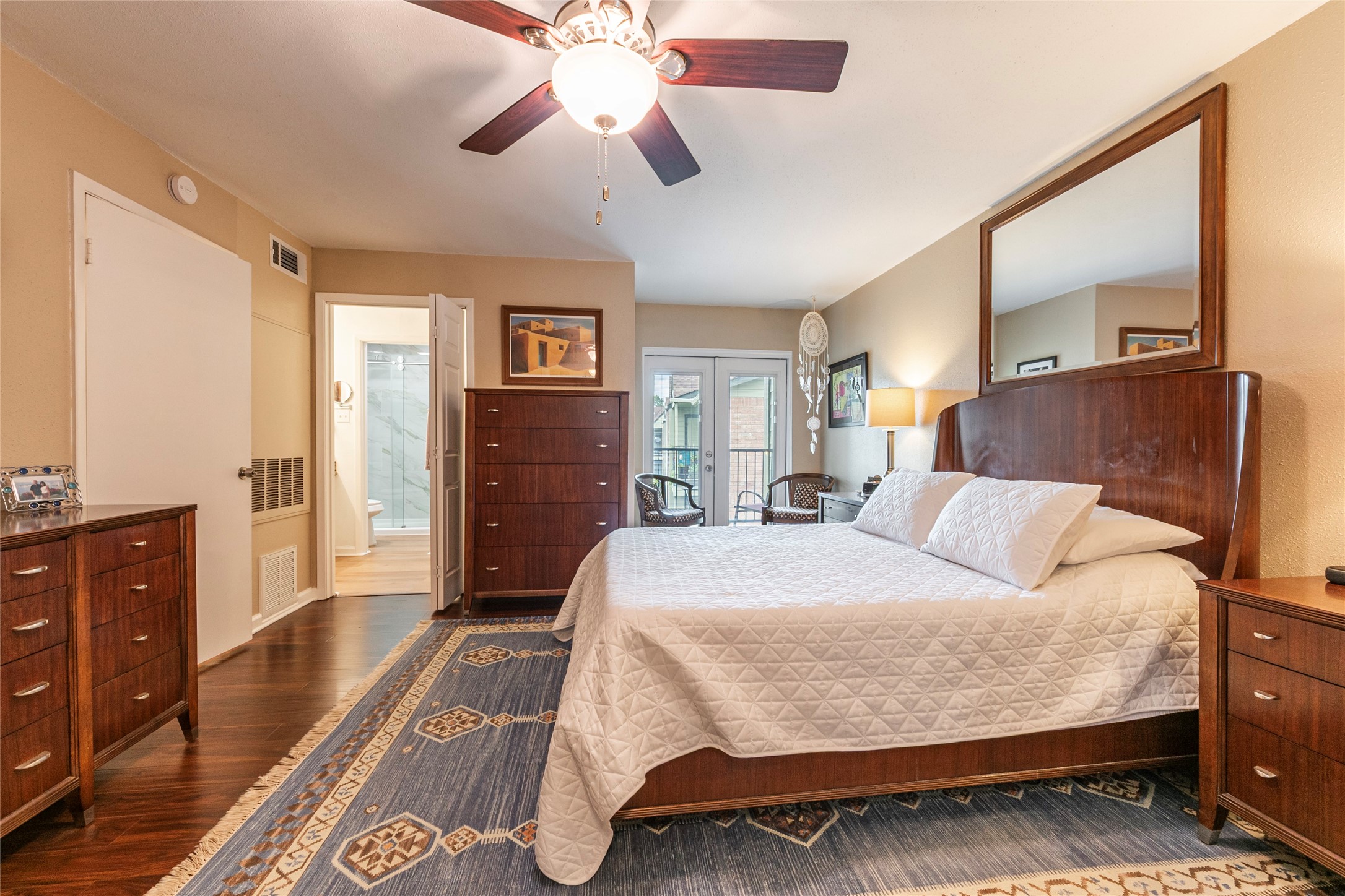 18800 Egret Bay Boulevard, Unit 1405 Webster, TX 77058 - Photo 24 of 40 Primary suite offers balcony overlooking pool