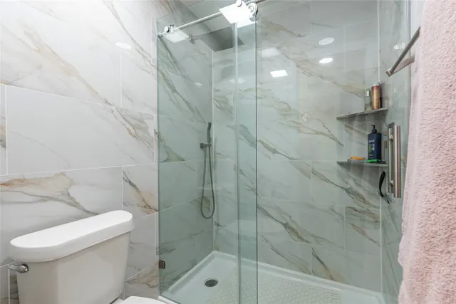 $167,500 | 18800 Egret Bay Boulevard, Unit 1405, Webster, TX 77058