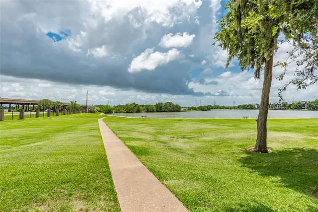 $167,500 | 18800 Egret Bay Boulevard, Unit 1405, Webster, TX 77058