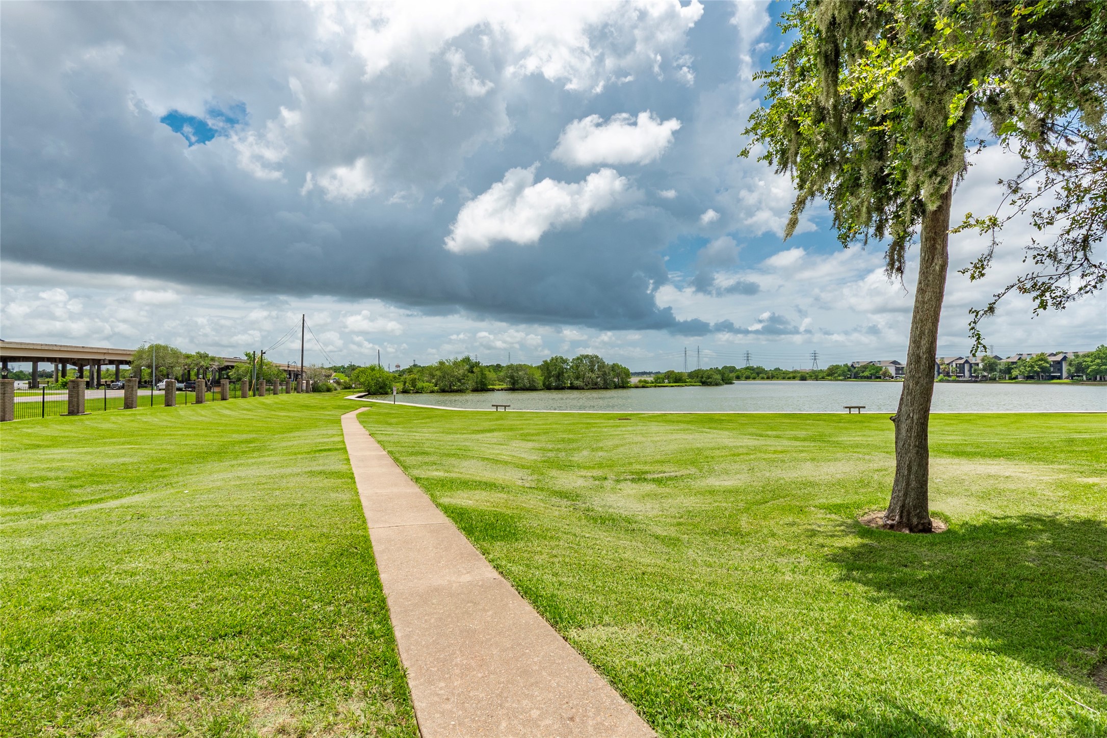 18800 Egret Bay Boulevard, Unit 1405 Webster, TX 77058 - Photo 38 of 40 Plenty of greenspace to enjoy this waterfront community