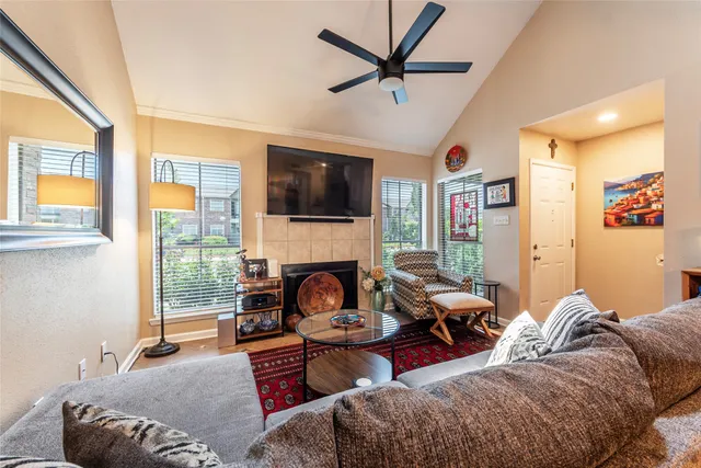 $167,500 | 18800 Egret Bay Boulevard, Unit 1405, Webster, TX 77058