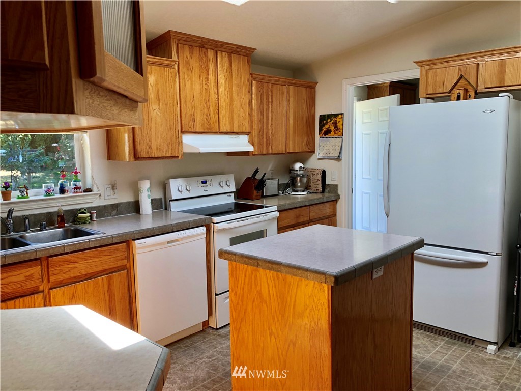 2640 MacKenzie Road Bellingham, WA 98226 - Photo 4 of 18 Gallery Image 4