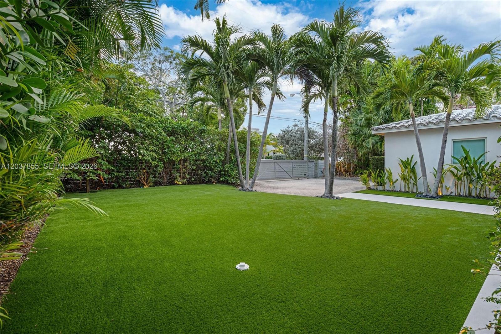 1835 Daytonia Road Miami Beach, FL 33141 - Photo 2 of 21
