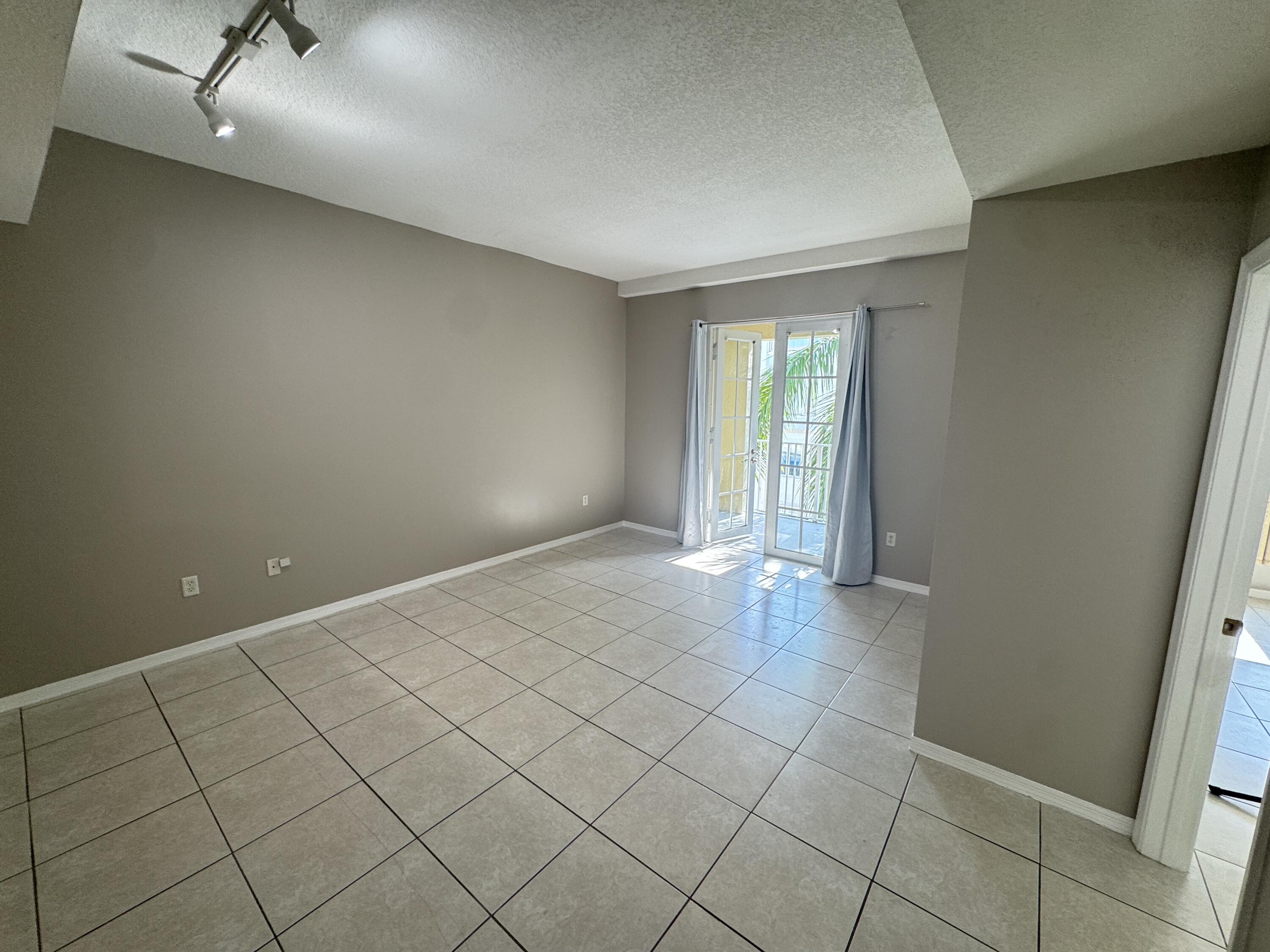 1203 Town Center Drive, Unit 306 Jupiter, FL 33458 - Photo 15 of 21