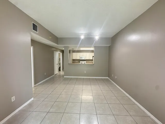 $1,875 | 1203 Town Center Drive, Unit 306, Jupiter, FL 33458