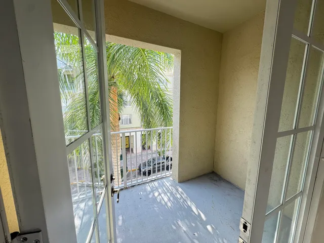 $1,875 | 1203 Town Center Drive, Unit 306, Jupiter, FL 33458