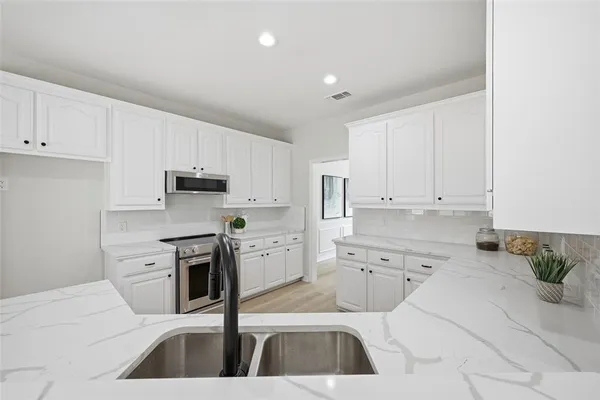 $420,000 | 2105 West Crawford Street, Denison, TX 75020