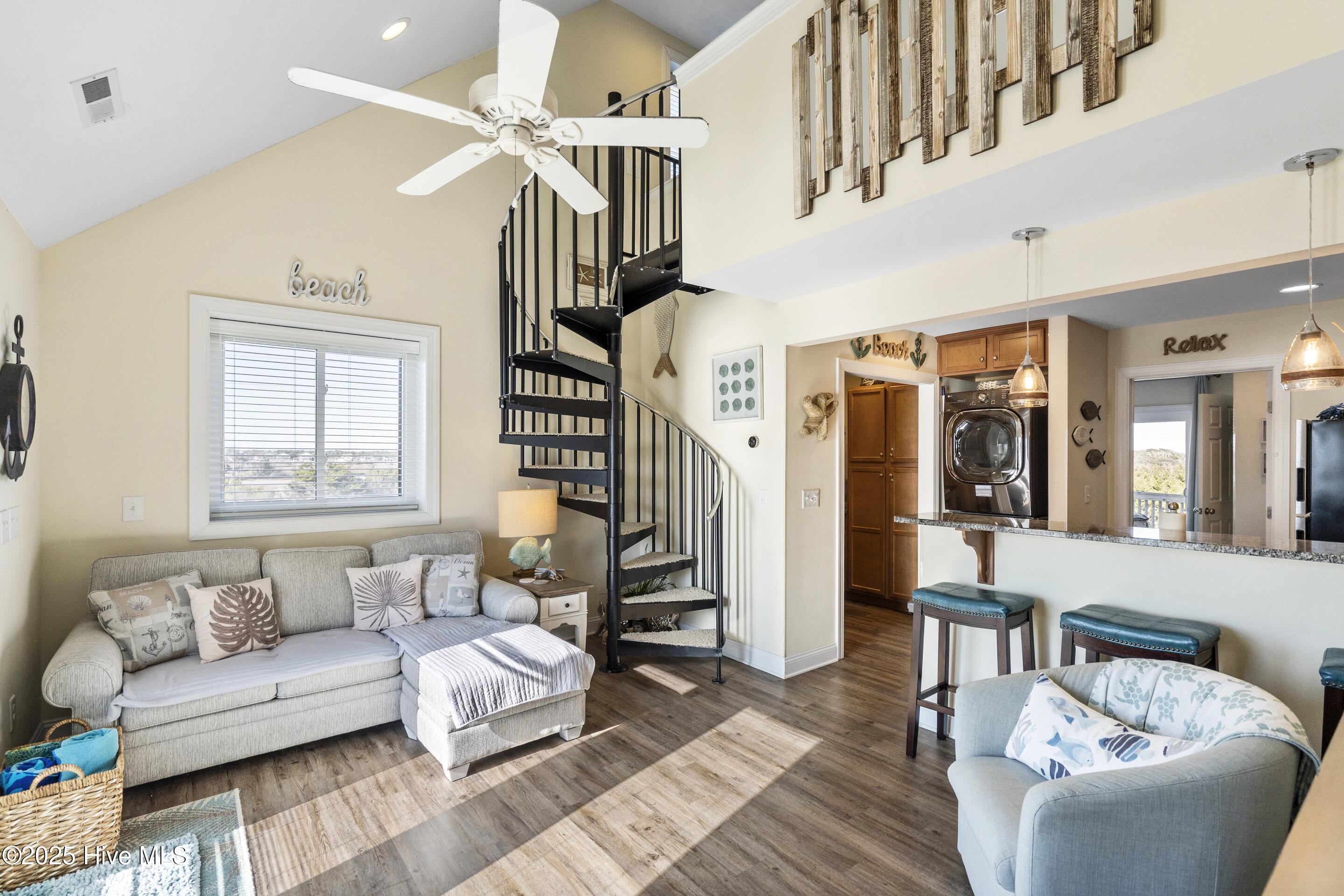 886 New River Inlet Road, Unit 41 North Topsail Beach, NC 28460 - Photo 5 of 34 Living Room