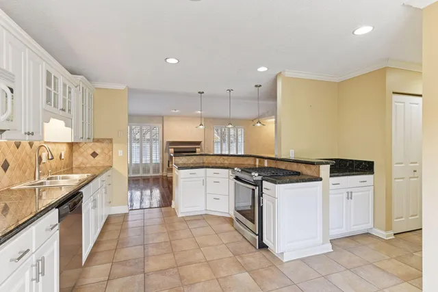 $695,000 | 50 Kimberly Lane North, Plymouth, MN 55447